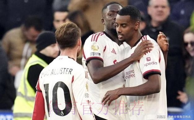 68分钟被换！利物浦1.5亿标王让斯洛特死心：5项数据挂零 评分6.5